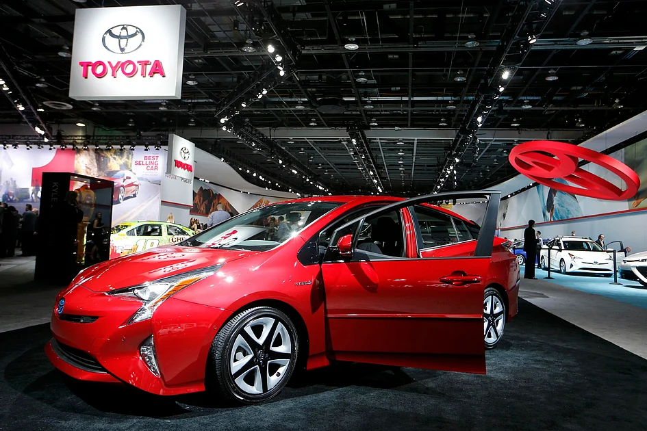 Toyota Hybrids See Long Waits For Buyers Amid Soaring Demand.: Complete Guide & Key Details