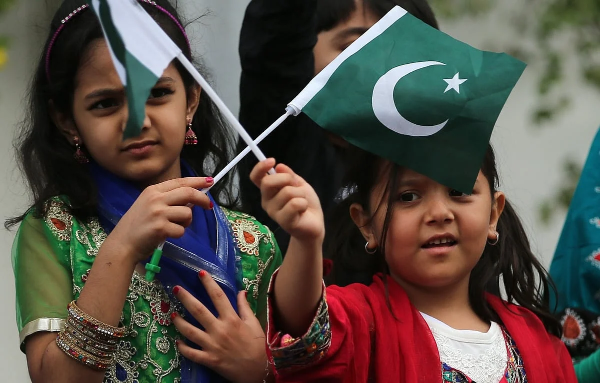 Pakistan aims to create 800,000 overseas jobs for citizens in UAE, GCC nations in 2026