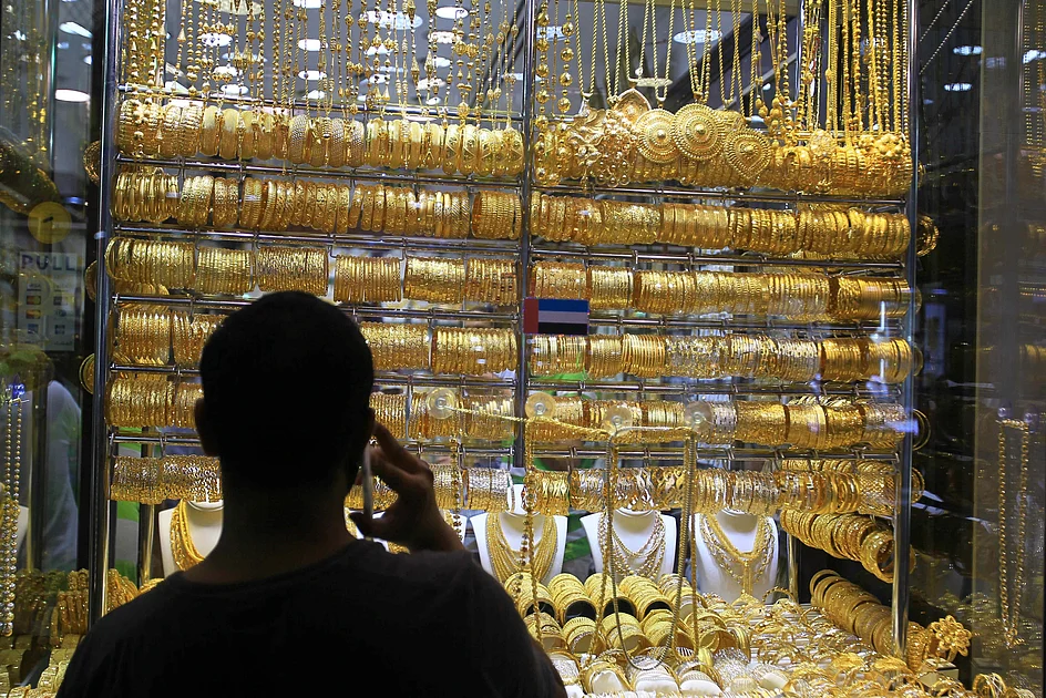 Dubai: Gold prices continue to rise; Will they exceed Dh500 tomorrow? Dubai: Gold prices continue to rise; Will they exceed Dh500 tomorrow?