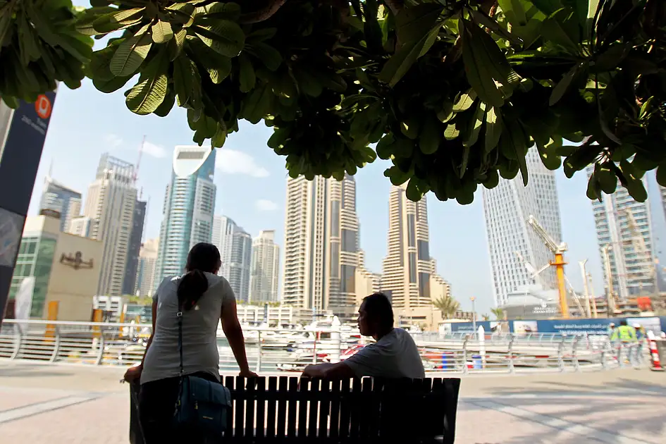 Dubai Gemeinschaftswohnungen: Familien und Alleinstehende unter den berechtigten Gruppen; Miete ist monatlich zu zahlen. Dubai Gemeinschaftswohnungen: Familien und Alleinstehende unter den berechtigten Gruppen; Miete ist monatlich zu zahlen.