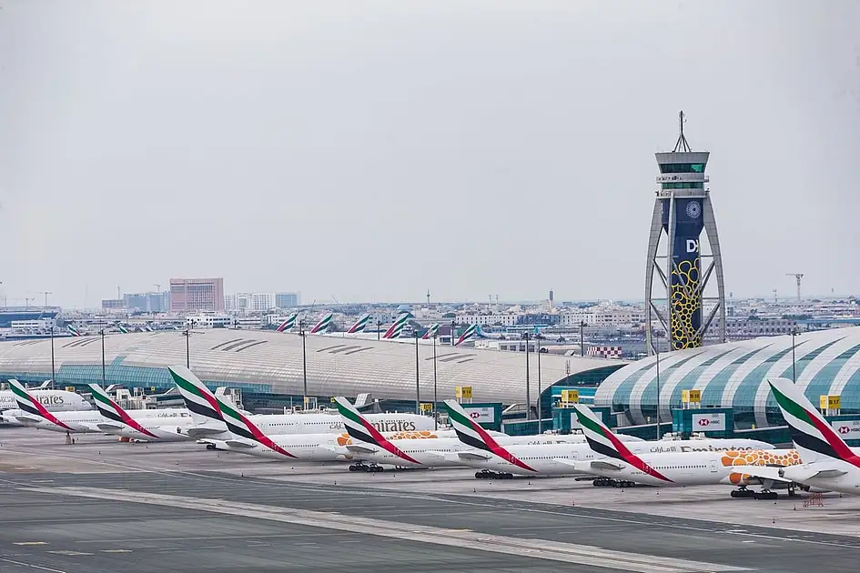 Flugpreise zwischen den VAE und Indien sinken um fast 30 %; Hin- und ...