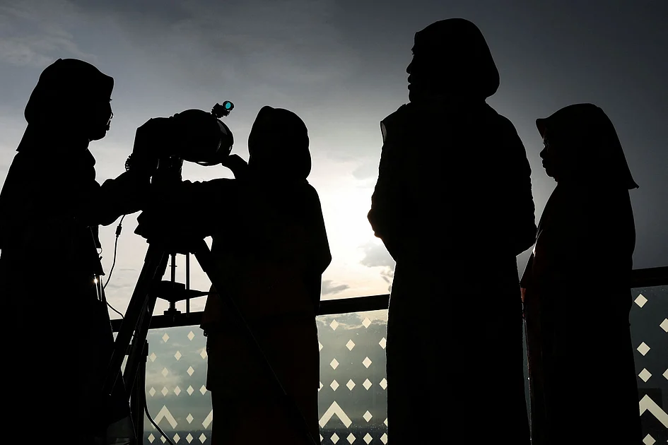 Ramadan 2026 in UAE: Astronomer warns against false moon sighting ...
