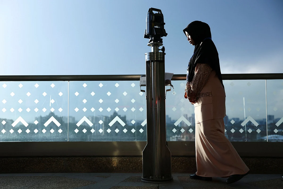 Eid Al Fitr 2025 UAE residents urged to sight Shawwal crescent on Saturday