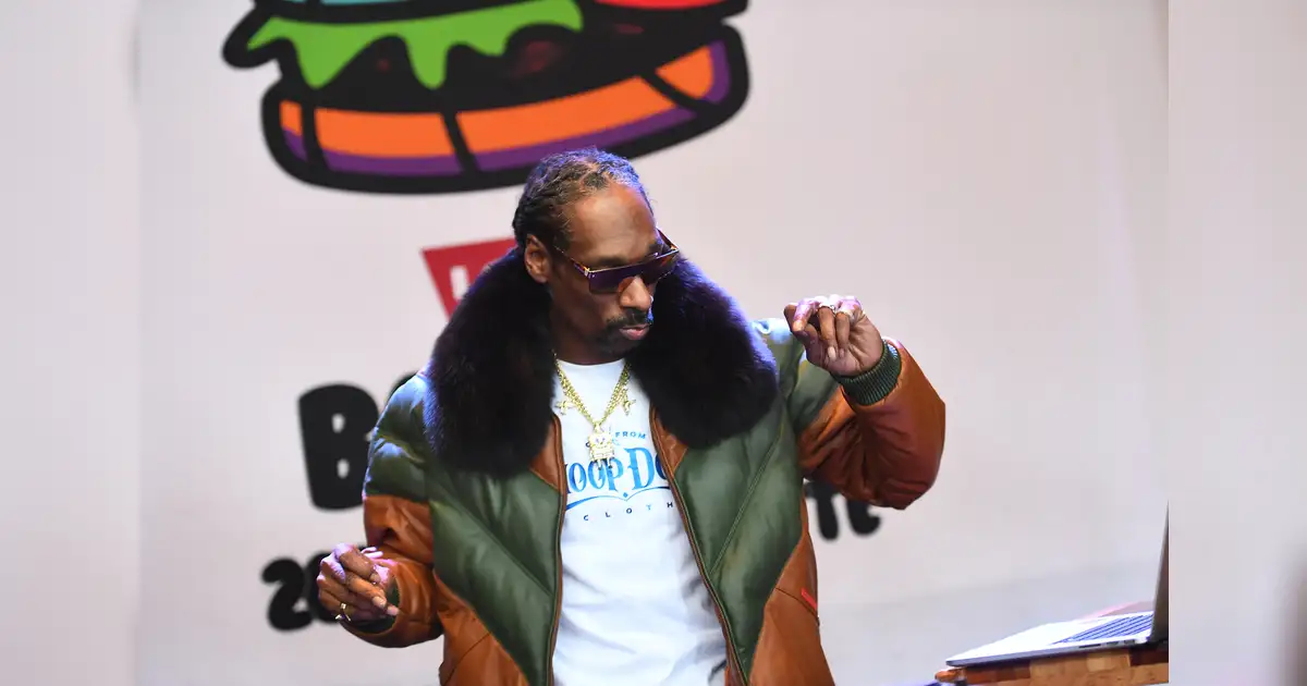 Gaelic Rapper Rapper Snoop Dogg wants to open burger van at Celtic | Khaleej Times