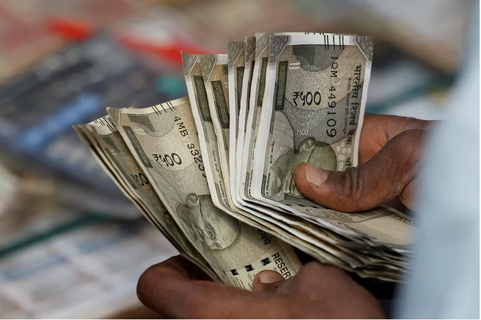 INR To Hit 24 Per UAE Dirham Rupee Declines As Weaker Chinese Yuan inr-to-hit-24-per-uae-dirham-rupee-declines-as-weaker-chinese-yuan