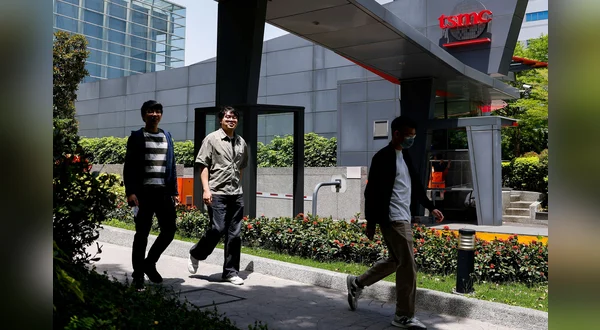 Japan's $550B Trade Deal Boost: Could Fund Taiwanese Chip Giant's US Expansion?