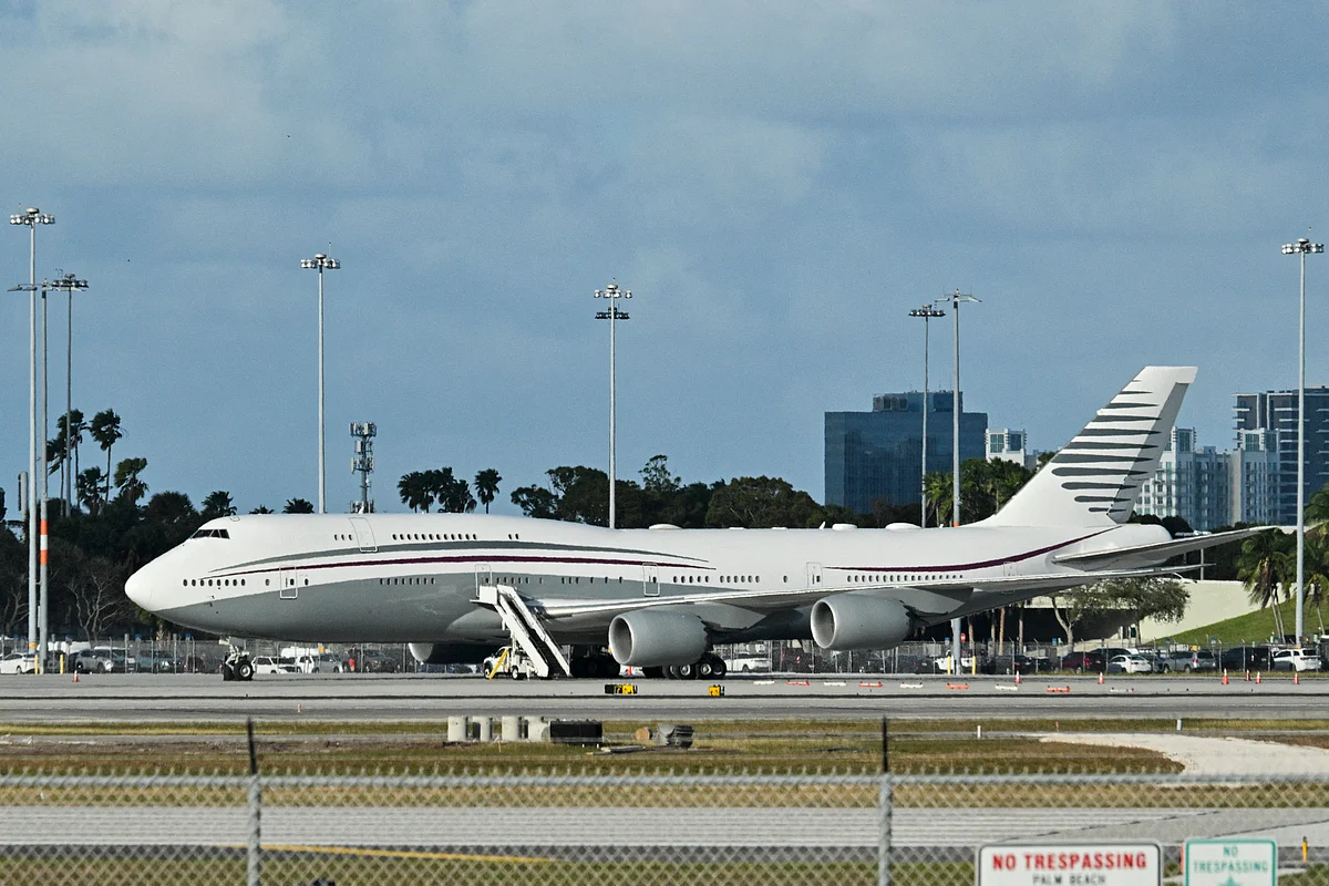 US accepts luxury Boeing jet from Qatar for presidential use 