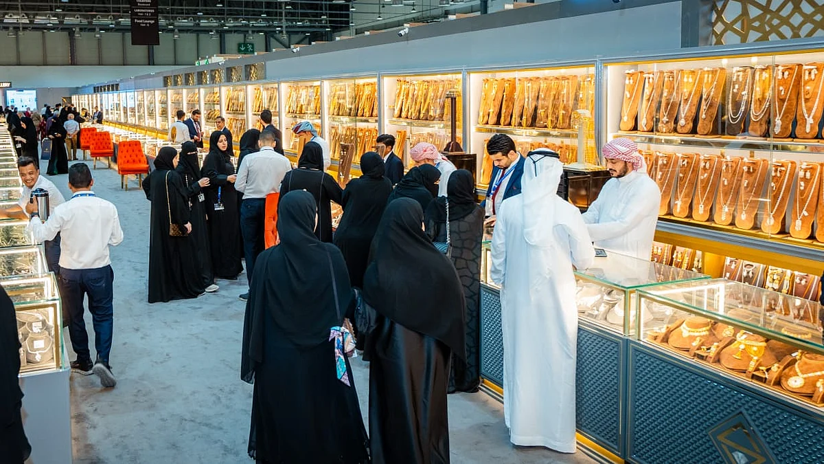 UAE: World's longest diamond necklace set to break record at Sharjah ...