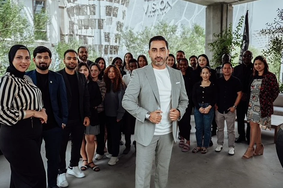 Sold 350 units on a single day: from private banks to billion-dollar property transactions Sold 350 units on a single day: from private banks to billion-dollar property transactions