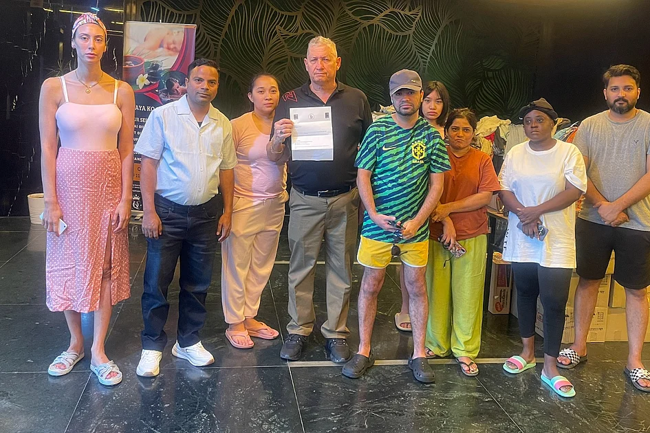 'No need to leave': Dubai Marina fire victims to continue at shelters ...