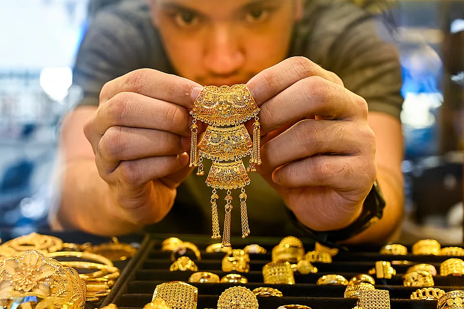 Dubai: How can shoppers save big while buying gold jewellery?