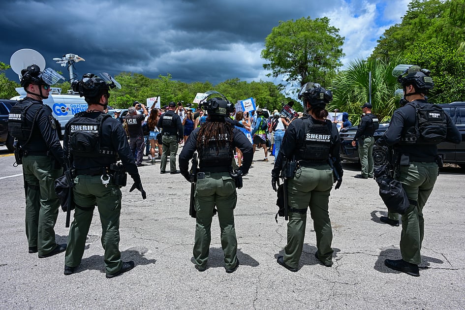 USA entsenden 200 Marines nach Florida, um ICE-Einwanderungsrazzien zu ...