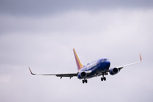 US: Las Vegas-bound plane sharply dives 500 feet on takeoff to avoid mid-air collision