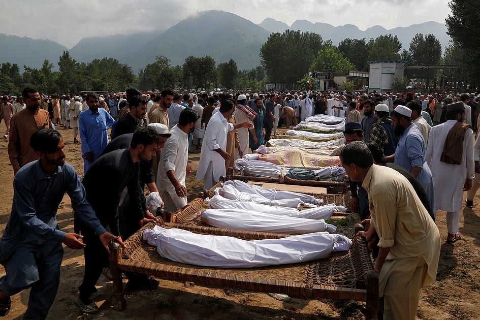 UAE President offers condolences to Pakistan leaders over victims of deadly floods