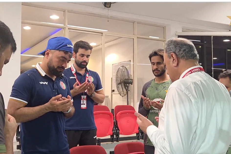 B. Rashid R Watch: Pakistan team pays tribute to Rashid Khan's brother after T20 ...