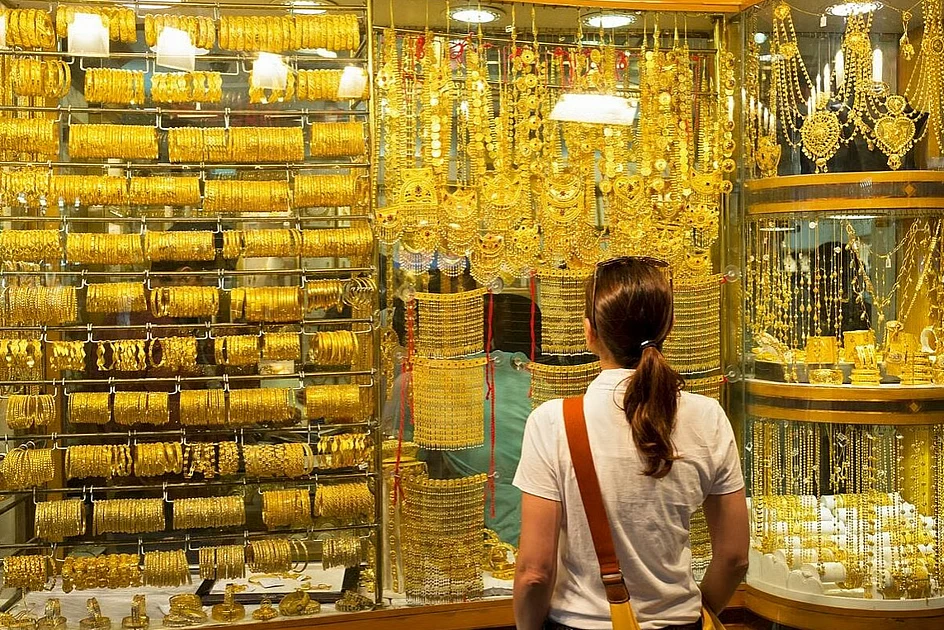 Dubai’s gold prices reached the entire high of 429 DH429 per gram before the slight dip Dubai’s gold prices reached the entire high of 429 DH429 per gram before the slight dip