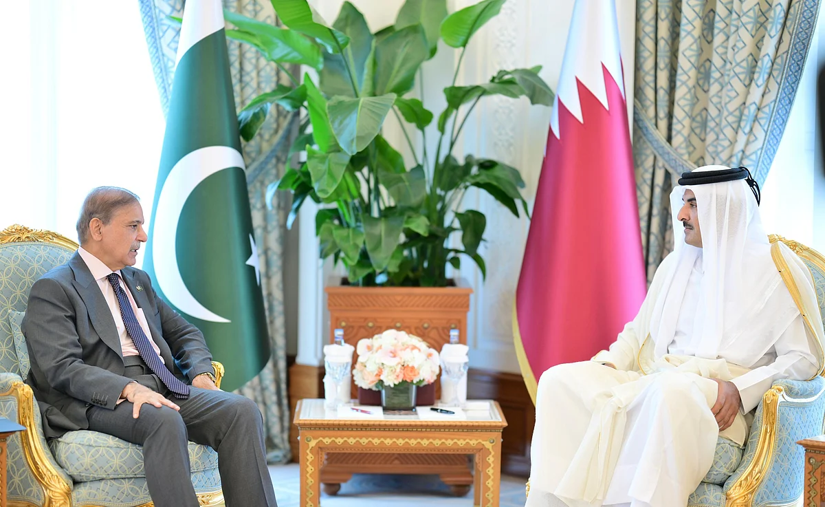 Look: Pakistan PM visits Doha to express solidarity with Qatar after Israeli strike