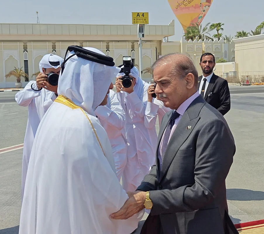Look: Pakistan PM visits Doha to express solidarity with Qatar after Israeli strike