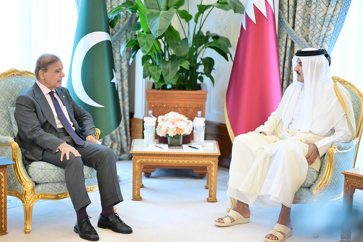 Look: Pakistan PM visits Doha to express solidarity with Qatar after Israeli strike