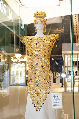 10kg Dubai gold dress: World's heaviest Dh4.6-million piece on display in Sharjah | Khaleej Times 10kg Dubai gold dress: World's heaviest Dh4.6-million piece on display in Sharjah | Khaleej Times