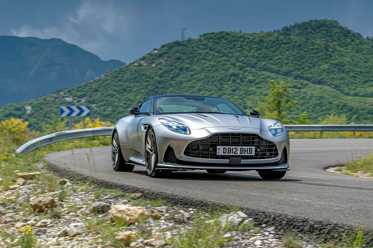 Aston Martin DB12