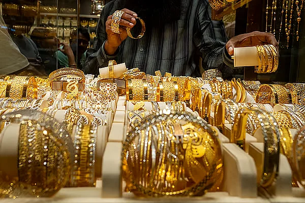Dubai: Gold prices hit all-time high amid US shutdown | Khaleej Times