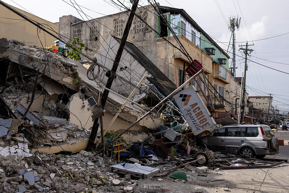 UAE sends relief aid to Philippines after deadly earthquake kills over 70