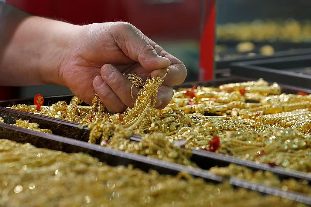 UAE: Gold prices could touch $4,000 soon, but analysts warn rally may end | Khaleej Times