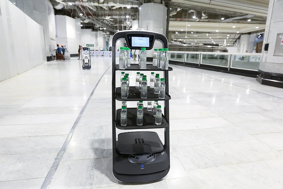 Saudi Arabia: No limit on online orders of bottled Zamzam for residents
