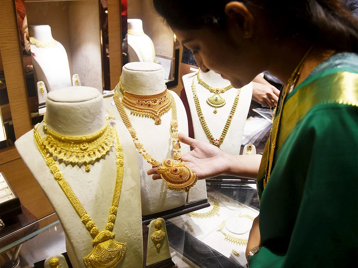 Dubai gold prices hit Dh600: Shoppers continue buying, selling unused jewellery