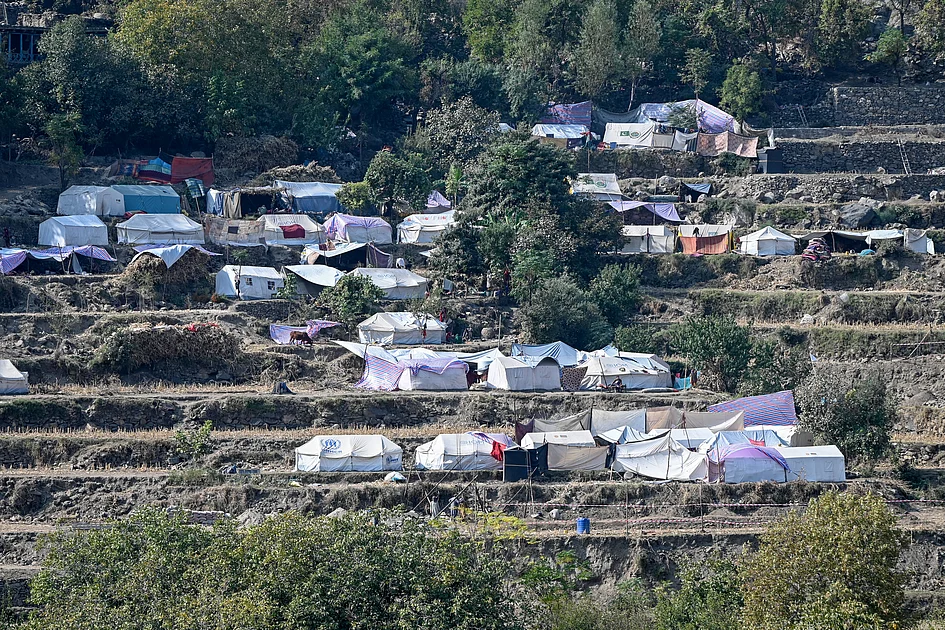 Afghanistan: Ein starkes Erdbeben der Stärke 6,3 fordert mindestens 10 ...