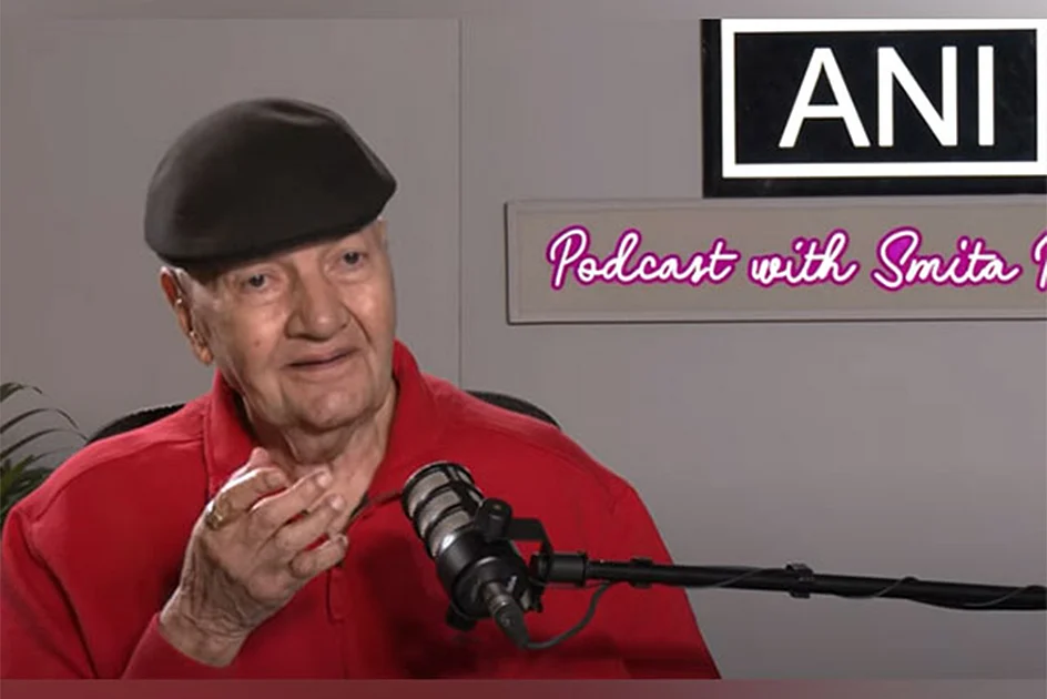 Der bekannte Bollywood-Schauspieler Prem Chopra wurde in ein Krankenhaus ...
