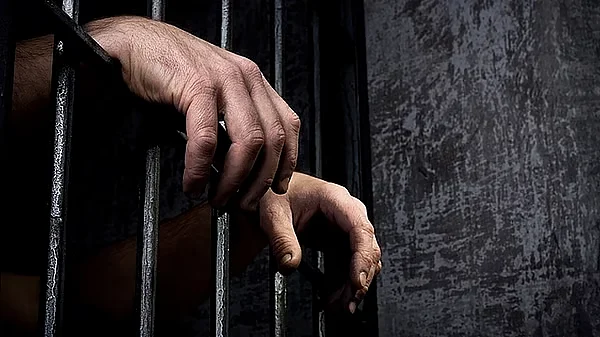 UAE: Man gets 3-month jail, Dh882,000 fine for forging salary documents to settle debts