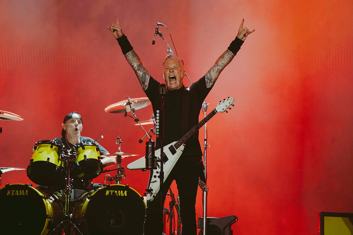 Metallica performing