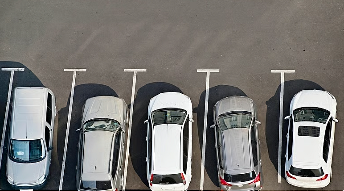 Abu Dhabi: Parking regulation begins in commercial sectors of Mohamed Bin Zayed City