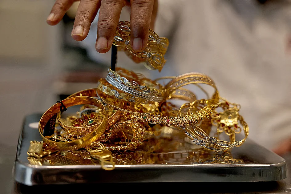 Dubai: Gold prices rise sharply as markets open after US Federal Reserve ...