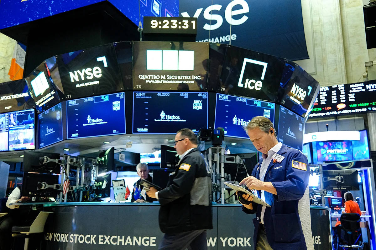 AI spending, strong corporate profits, Fed rate cuts seen as key to 2026 stock market 