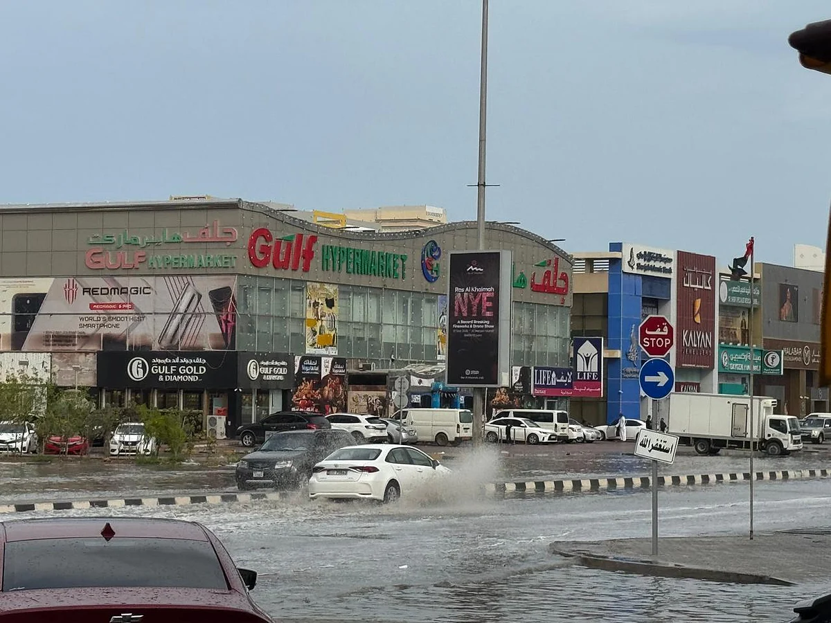 UAE urges private firms to ensure workers' safety amid weather warnings