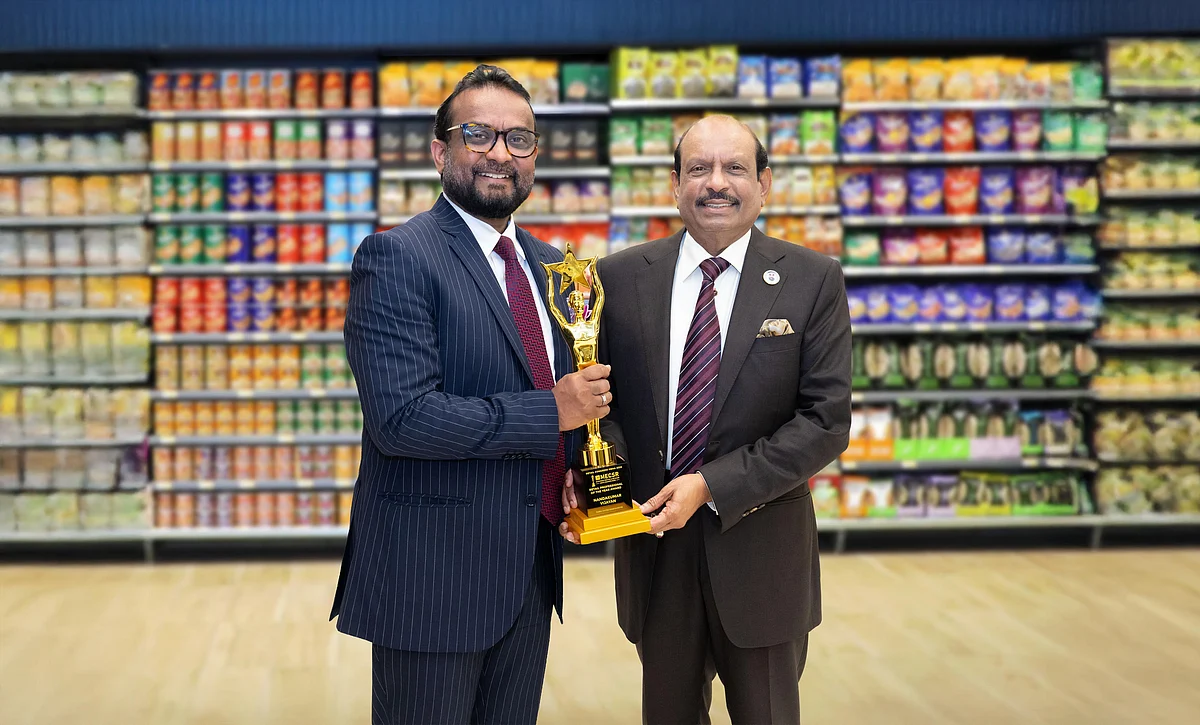 V Nandakumar honoured as the Retail Professional of the Year at Retail Congress MENA 2025
