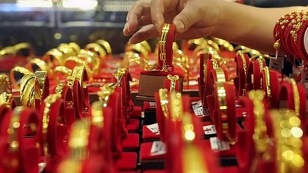 Dubai: Gold rally takes a breather, prices slip in early trade