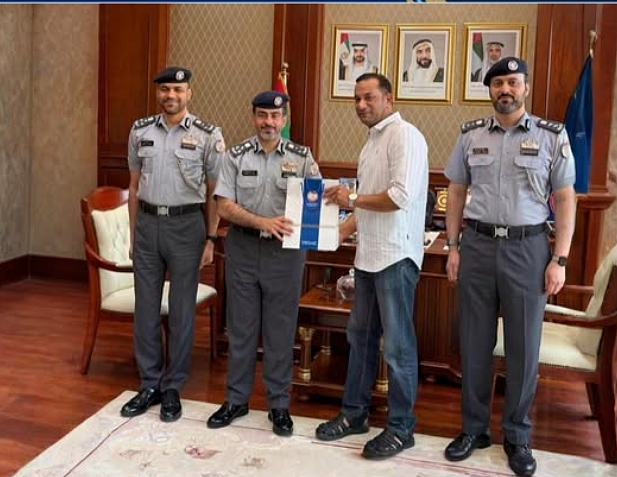 UAE: Asian expat returns sum of money to police, honoured for his integrity