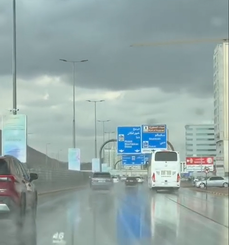 Watch: Moderate to heavy rains hit Fujairah, Ras Al Khaimah; NCM issues alert