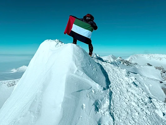 Emirati teen becomes youngest and first Arab woman to climb ...