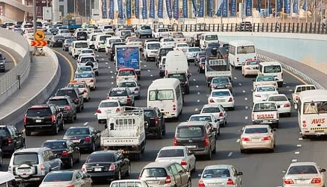 Dubai Police warn motorists of accident on Sheikh Zayed Road before ...