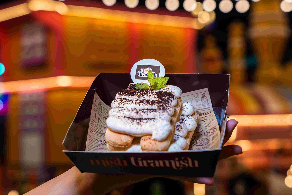 World tour in Dubai: Have you visited these 3 streets in Global Village?