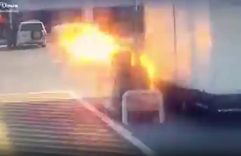 Exploded Guy Video: Truck fuel tank explodes in Oman; footage shows man on fire ...
