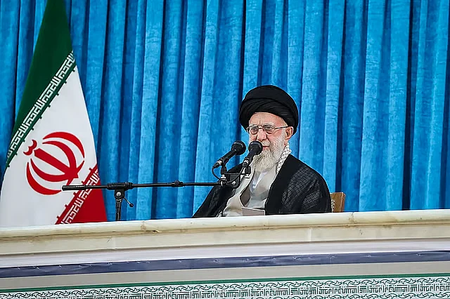 Iran says two Daesh‑linked men executed for 2023 bus bombing