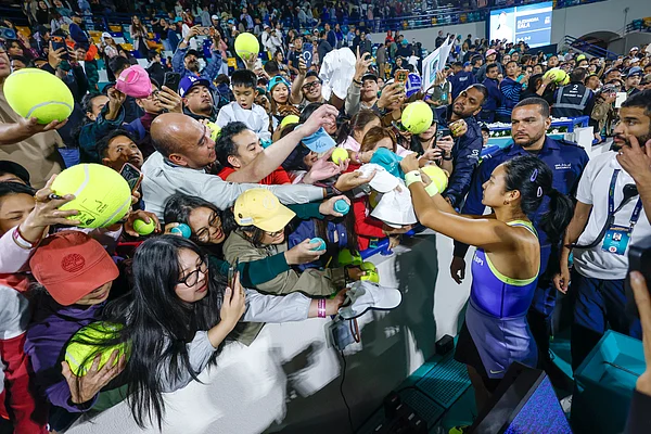 Eala delights Filipino fans in Abu Dhabi with commanding win | Khaleej Times