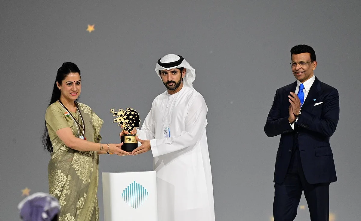 Sheikh Hamdan awards Indian educator with $1 million Gems global teacher prize