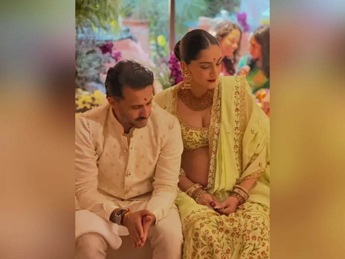 Sonam Kapoor dons fashionable outfit for baby shower